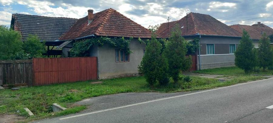 Casă cu 4 camere în Gurahonț