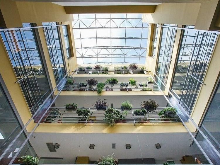 Spațiu comercial, de 1,590 mp, în Ultracentral