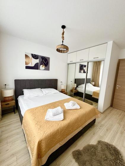 Apartament cu 2 camere semidecomandat în Tractorul