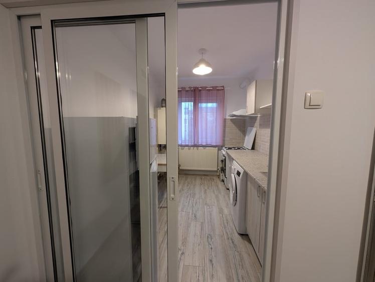 Apartament cu 2 camere decomandat în 9 Mai