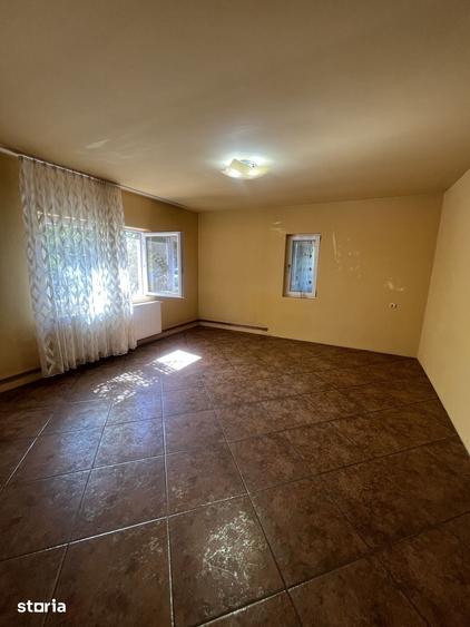 Casă cu 3 camere cu Teren 357 Mp în Șimnicu de Sus