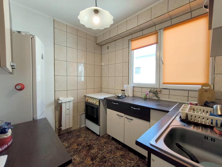 Apartament cu 2 camere decomandat în Drumul Taberei