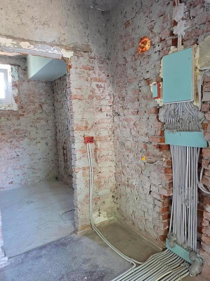 Casă cu 2 camere cu Teren 160 Mp în Central