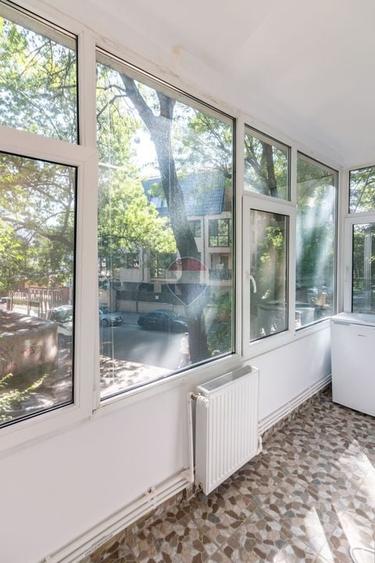 Apartament cu 2 camere semidecomandat, mobilat în Grivița