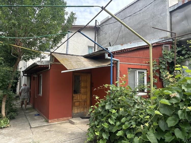 Casă cu 2 camere cu Teren 90 Mp în 1 Mai