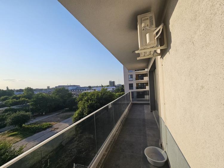 Apartament cu 2 camere decomandat în Far
