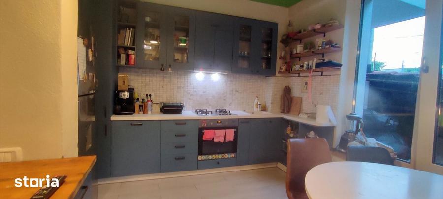 Casă cu 5 camere cu Teren 124 Mp în Grivița