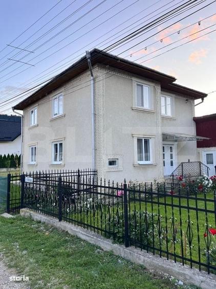 Casa de vanzare, 8 camere, 263 mp + 400 mp teren, in Campulung Moldove - 2