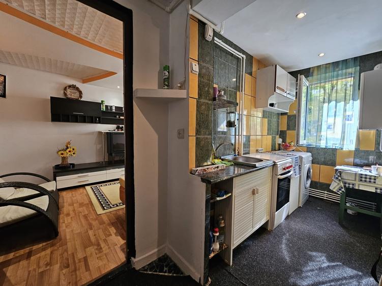Apartament cu 2 camere decomandat în Micro 15