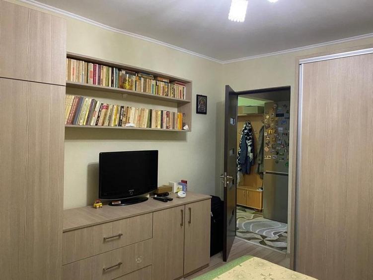 Apartament cu 2 camere decomandat în Casa de Cultură