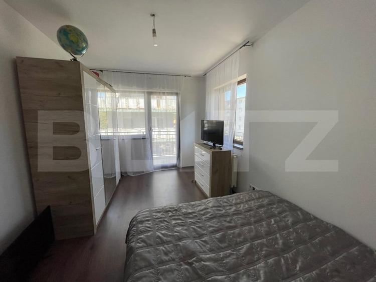 Apartament cu 3 camere semidecomandat, mobilat în Florești