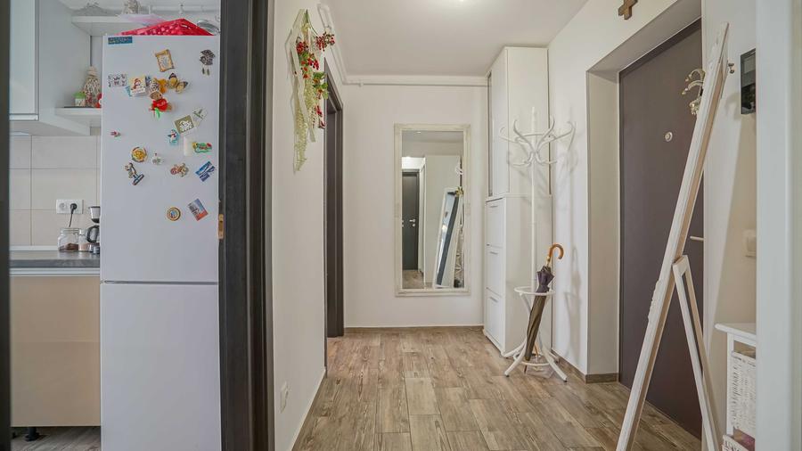 Inchiriere apartament 2 camere, ansamblu Urban Residence, vis-a-vis de Coresi. - 1