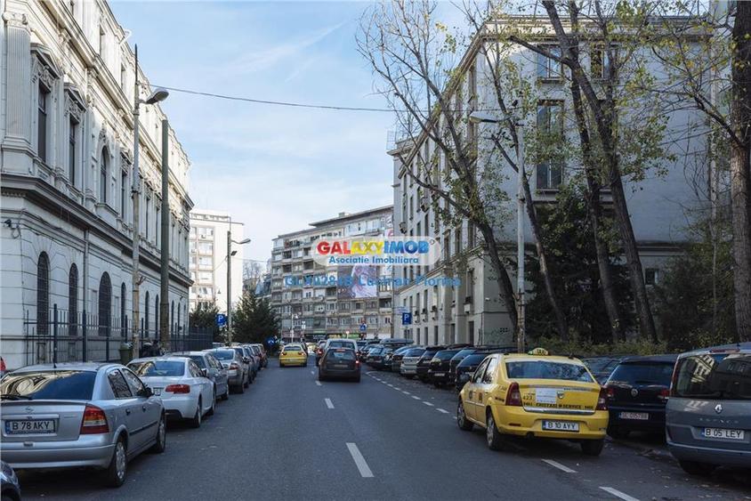 Apartament cu 2 camere semidecomandat, mobilat în Calea Victoriei