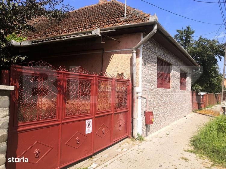 Casă cu 4 camere cu Teren 15277 Mp în Central