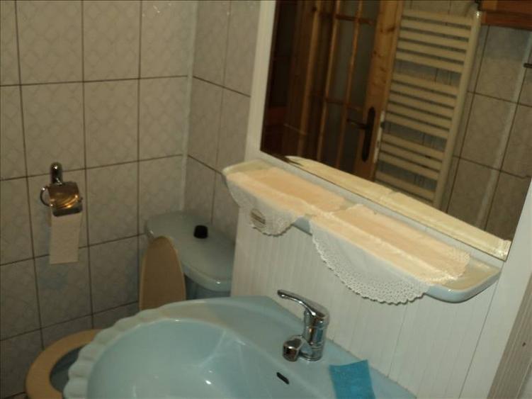 De inchiriat apartament cu doua camere in zona spitalul judetean Vrancea. - 10