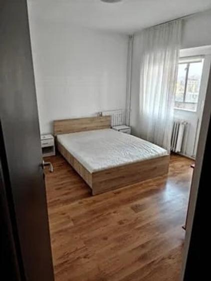 Apartament cu 3 camere decomandat, mobilat în Nicolina