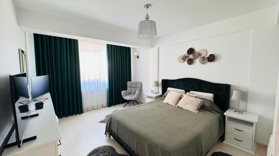 Apartament cu 3 camere decomandat în Valea Adâncă
