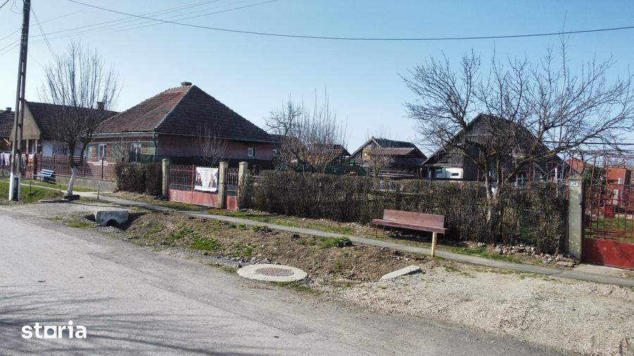Teren de 1400 mp, în Central