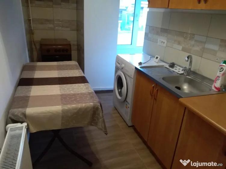 Garsonieră decomandată în Central