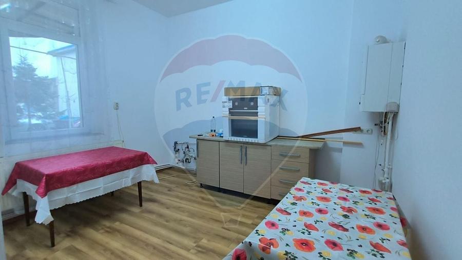 Casă individuală cu 3 camere cu Canalizare în Central