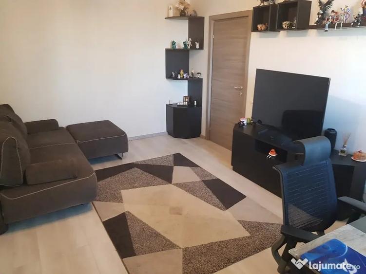 Apartament cu 2 camere semidecomandat în 1 Mai