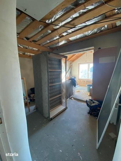 Casă cu 5 camere cu Teren 6880 Mp în Fărcașa