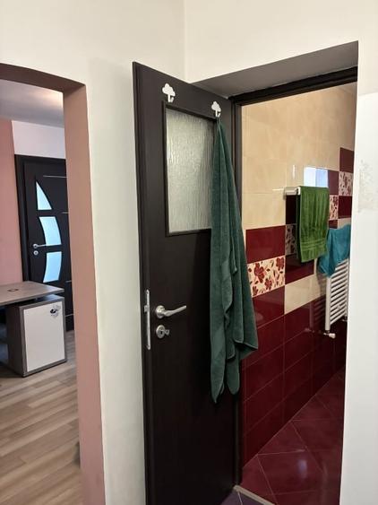 Apartament cu 2 camere semidecomandat, mobilat în Complex Studențesc