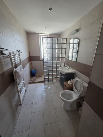 Apartament cu 2 camere semidecomandat în Florești