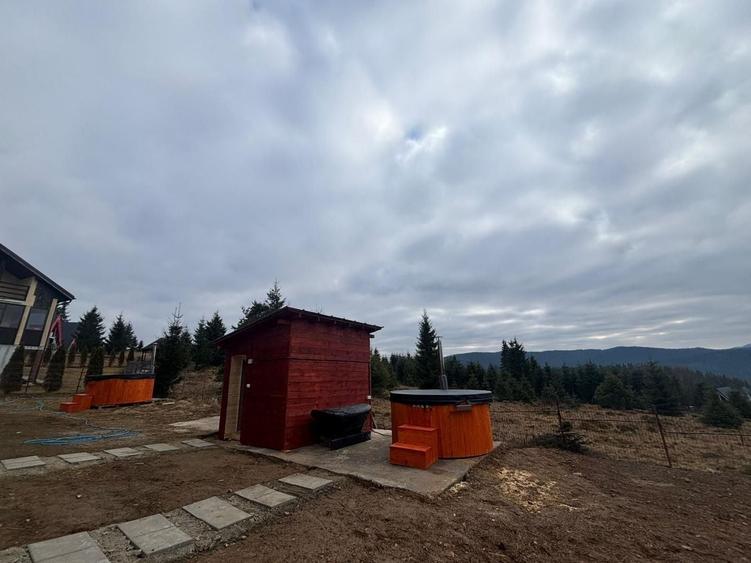 Casă individuală cu 13 camere cu Canalizare în Beliș