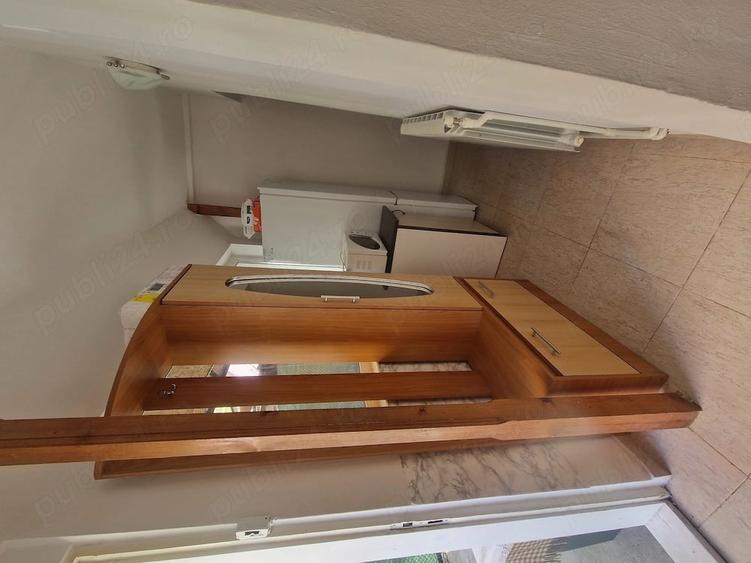 Casă cu 2 camere cu Teren 20 Mp în Piața Veche