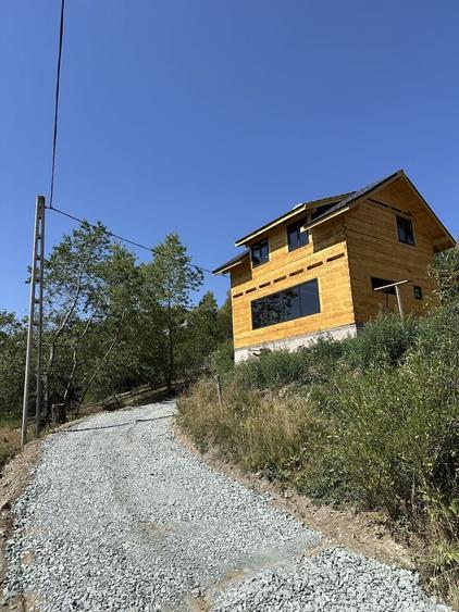 Casă cu 4 camere în Măguri