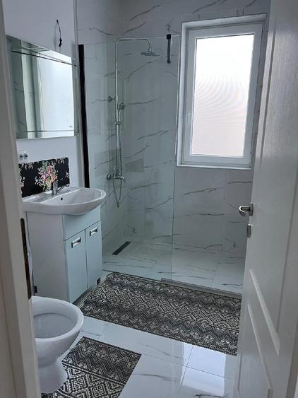 Apartament cu 2 camere decomandat în Florești