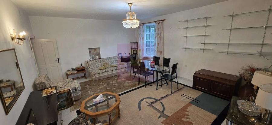 Casă cu 6 camere cu Teren 1000 Mp în Cornu