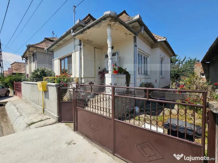 Casă cu 2 camere cu Teren 847 Mp în Unirea
