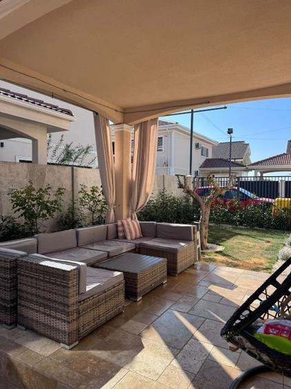 Duplex cu 5 camere cu Teren 200 Mp în Giroc