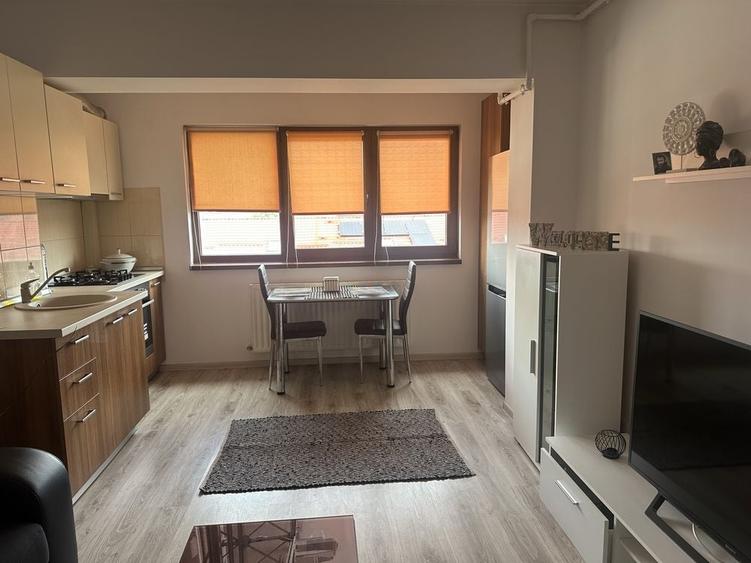 Apartament cu 3 camere în Apusului