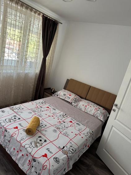 Apartament cu 4 camere semidecomandat în Central