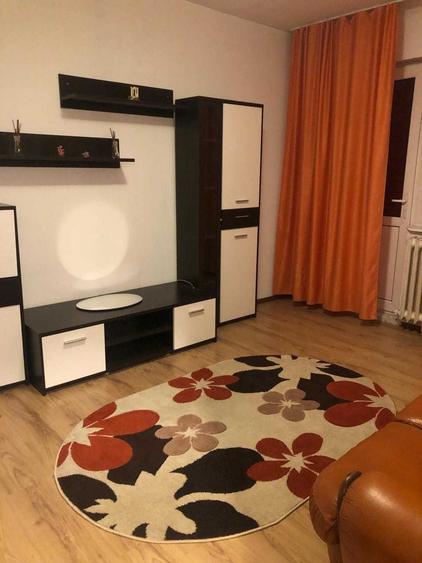 Apartament cu 2 camere semidecomandat în Exterior Vest