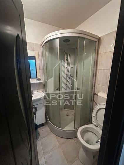 Apartament cu 4 camere decomandat în Aradului