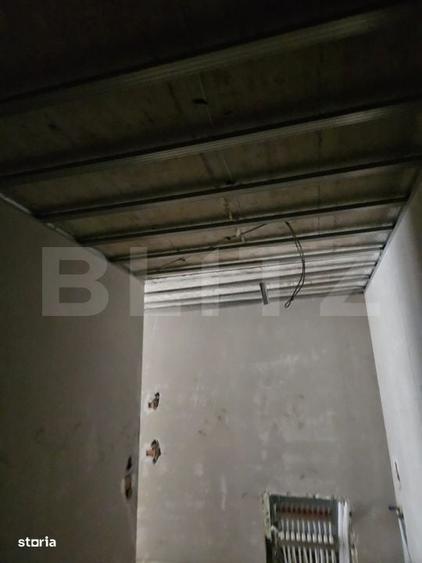 Apartament cu 3 camere decomandat în Tractorul