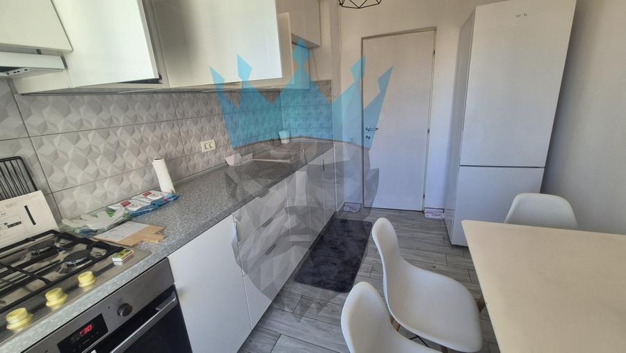 Apartament cu 3 camere decomandat, mobilat în Alexandru Obregia