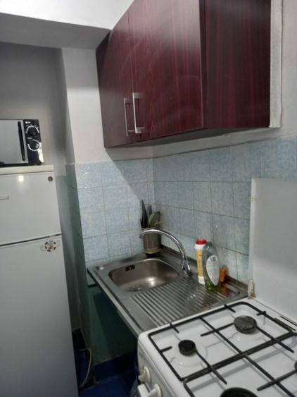 Garsonieră decomandată în Vest