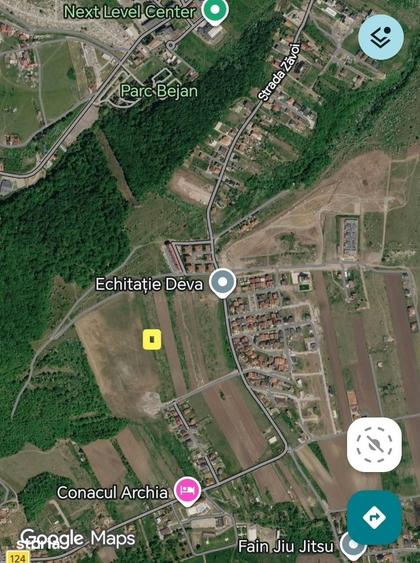 Teren de 500 mp, în Zăvoi