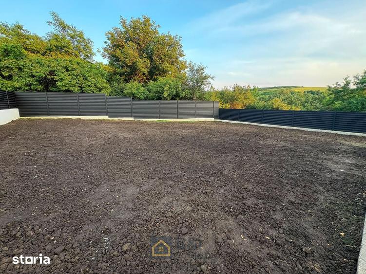 Casă cu 5 camere cu Teren 470 Mp în Popricani