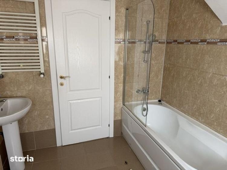 Casă cu 5 camere cu Teren 450 Mp în Herăstrău