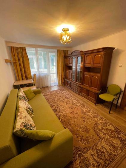 Apartament cu 2 camere decomandat în Precista