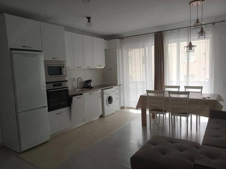 Apartament cu 3 camere semidecomandat în Iris