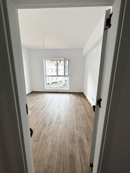 Apartament cu 2 camere decomandat în Titan