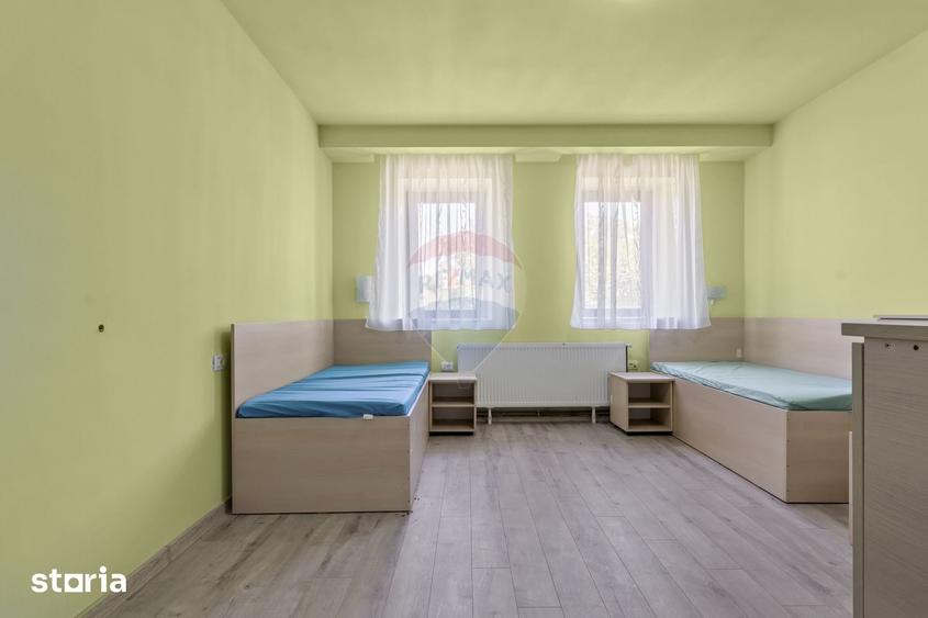 Casă cu 7 camere cu Teren 1363 Mp în Sânnicolau Mic