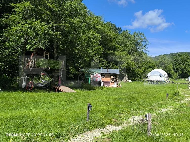 Teren extravilan de 4400 mp, în Vulcan